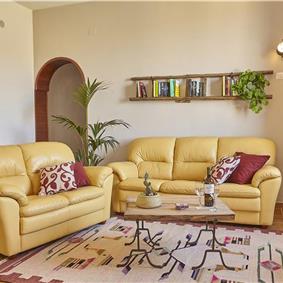 2 bedroom villa with pool, Castellammare del Golfo, sleeps 4